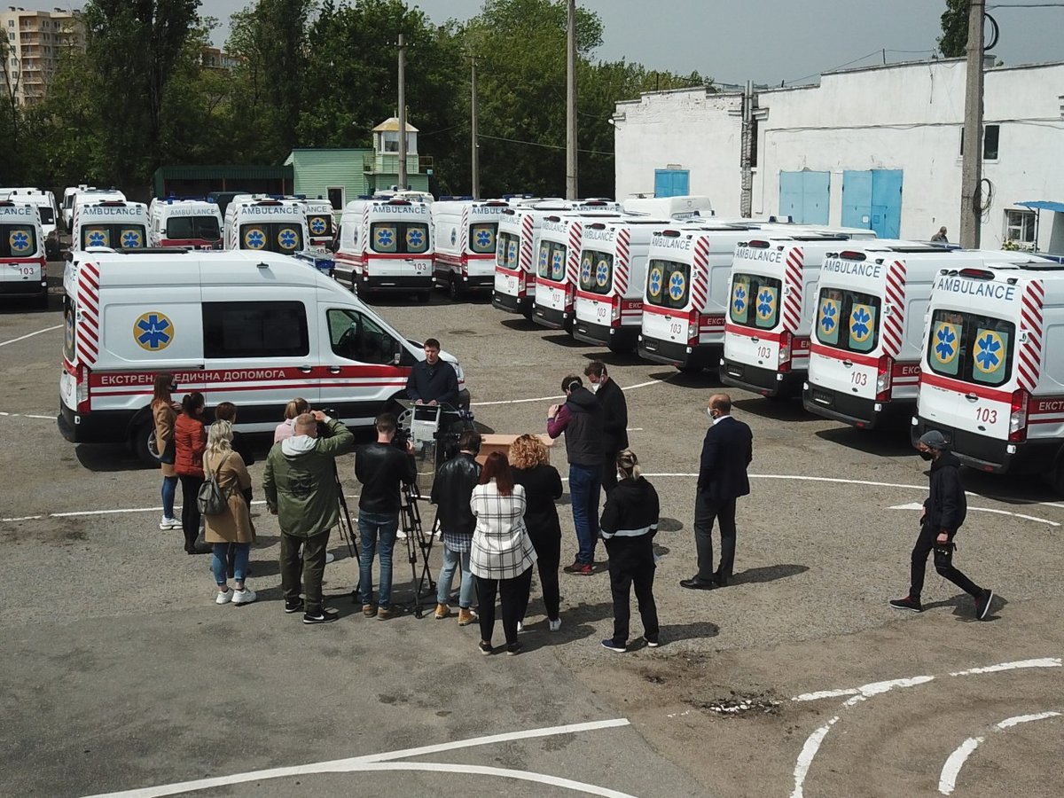 губернатор Одесской области показал новые Кареты Скорой Помощи